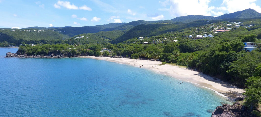plage deshaies leroux ferry snorkeling